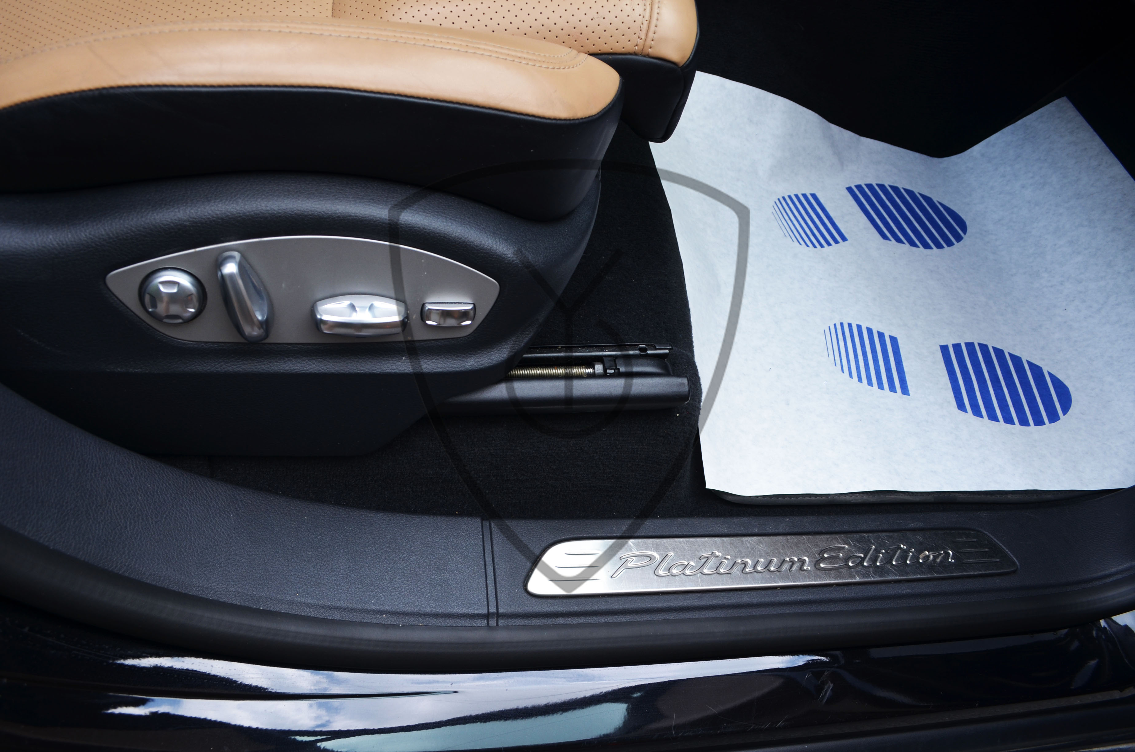 PORSCHE CAYENNE 3.0D PLATINIUM — image 4